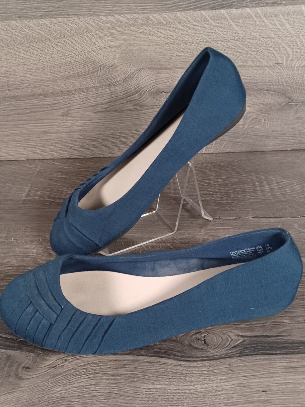 American Eagle Women's Size 7W Navy Blue Round Toe Pleated Ballet Flats